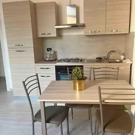 Isola District,famous Area, Space Flat, Lightful,6 Pax Appartement *